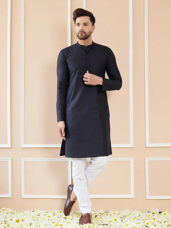 Black_Cotton_Solid_Straight_Kurta