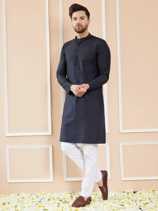 Black_Cotton_Solid_Straight_Kurta
