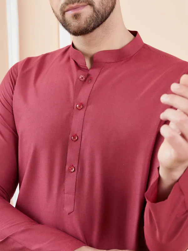 Maroon_Cotton_Solid_Straight_Kurta