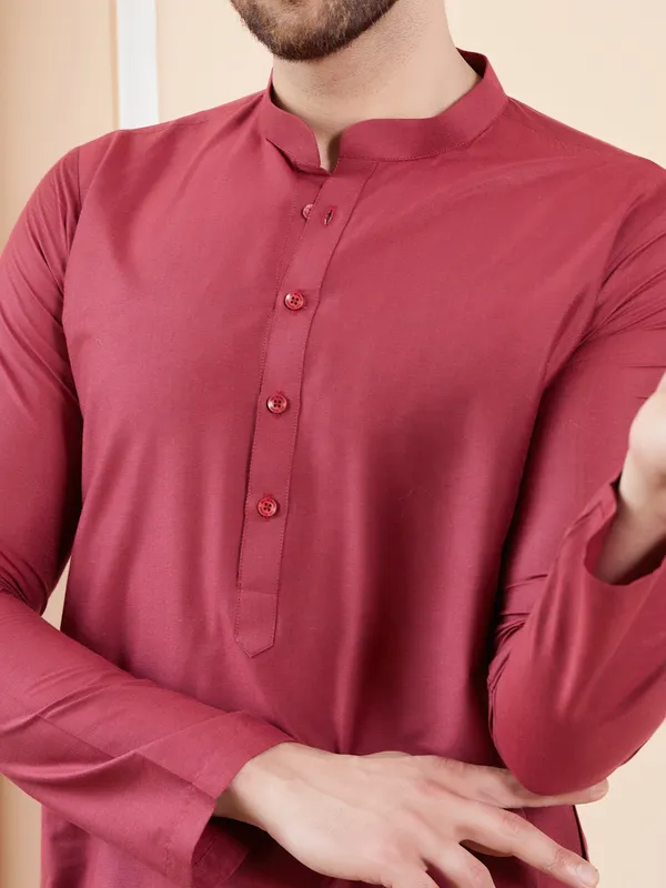 Maroon_Cotton_Solid_Straight_Kurta_With_Matching_Pyjama