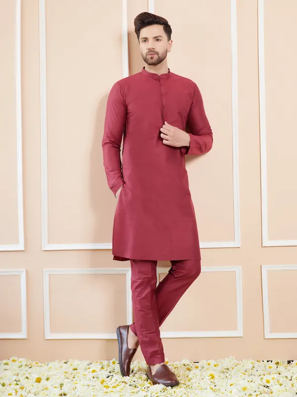 Maroon_Cotton_Solid_Straight_Kurta_with_Matching_Pyjama