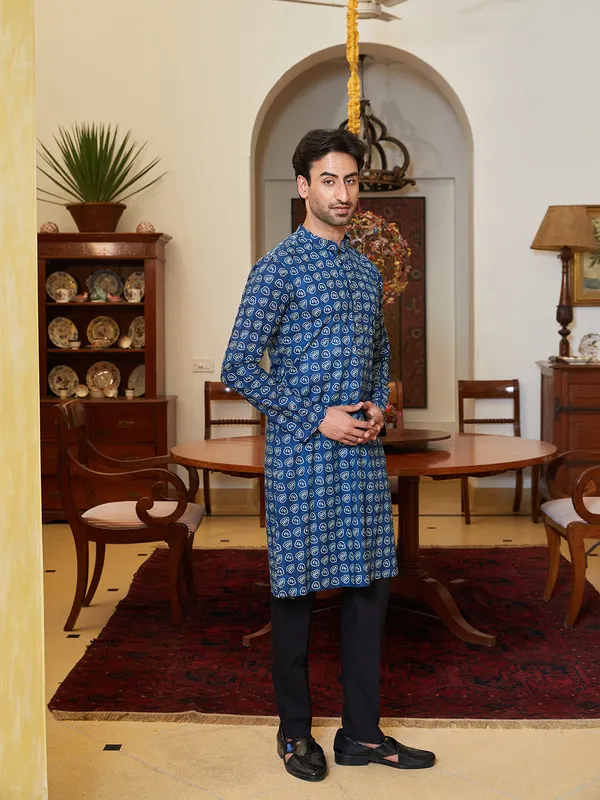 Leaf_Printed_Pure_Cotton_Straight_Kurta_with_Pyjama
