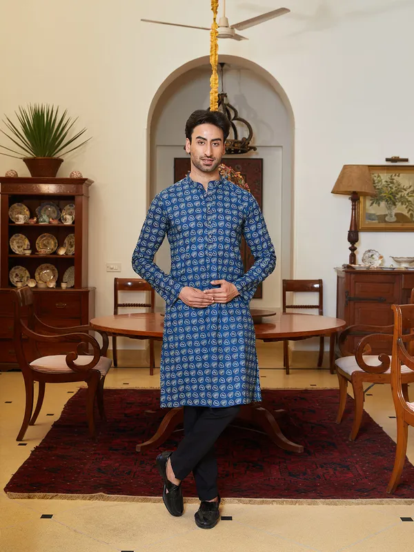 Leaf_Printed_Pure_Cotton_Straight_Kurta