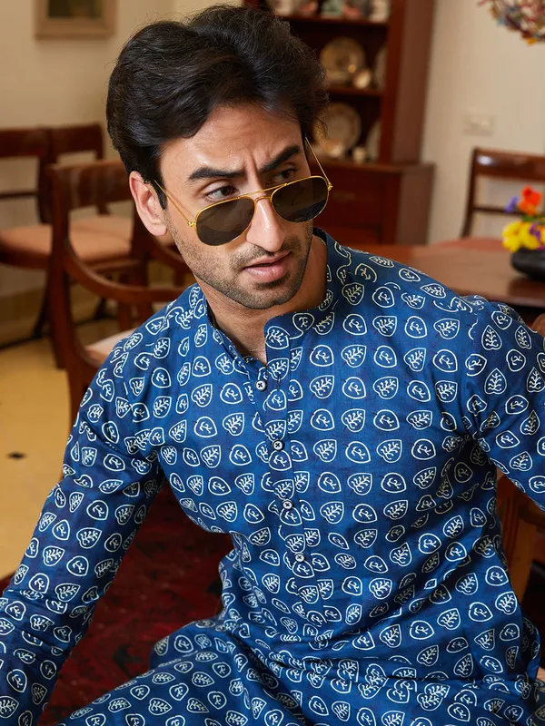 Leaf_Printed_Pure_Cotton_Straight_Kurta