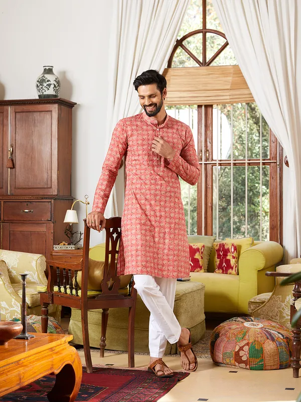 Men_Pink_And_White_Cotton_Leaf_Print_Straight_Kurta_With_Pyjama