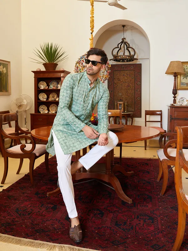 Leaf_Printed_Pure_Cotton_Straight_Kurta