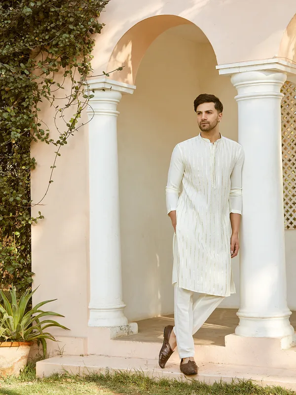 Sequins_Embroidered_Pure_Chanderi_Silk_Straight_Kurta