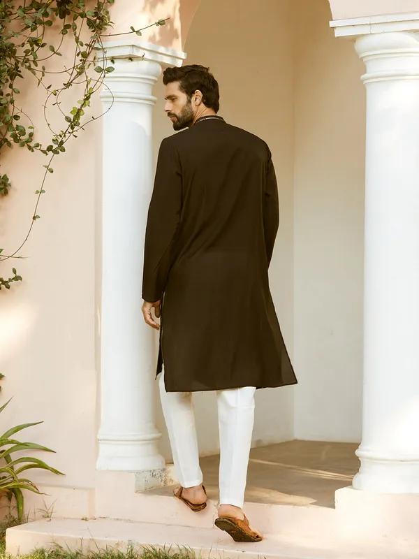 Sequins_Embroidered_Pure_Chanderi_Silk_Straight_Kurta