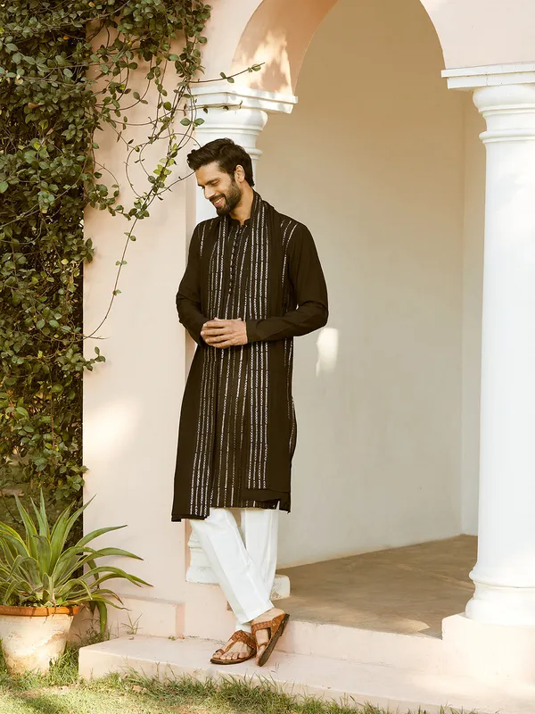 Sequins_Embroidered_Pure_Chanderi_Silk_Straight_Kurta
