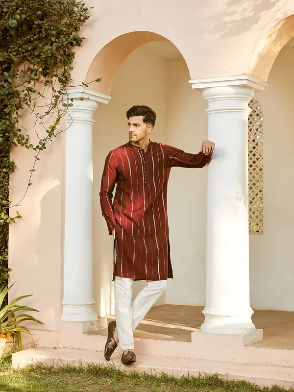 Men_Maroon_And_Gold_Chanderi_Silk_Sequins_Kurta_With_Pyjama