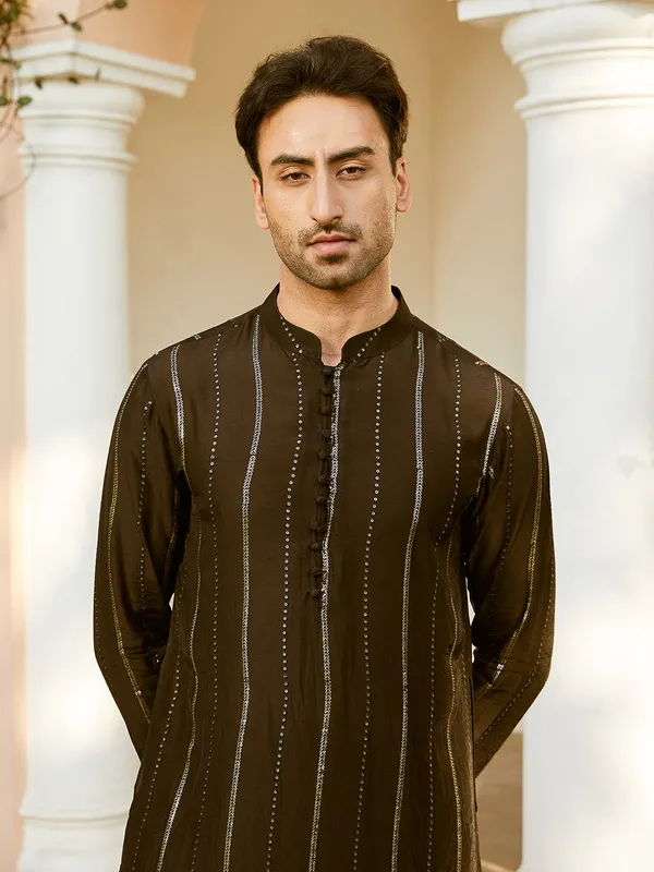 Sequins_Embroidered_Pure_Chanderi_Silk_Straight_Kurta