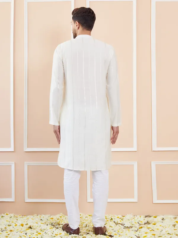 Off_White_and_Gold_Sequins_Embroidered_Chanderi_Silk_Straight_Kurta
