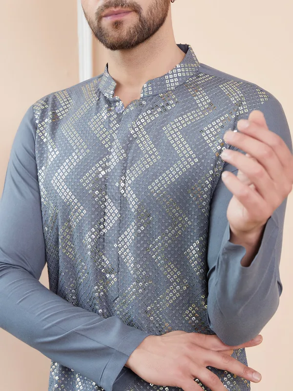 Grey_Embroidered_Rayon_Straight_Kurta