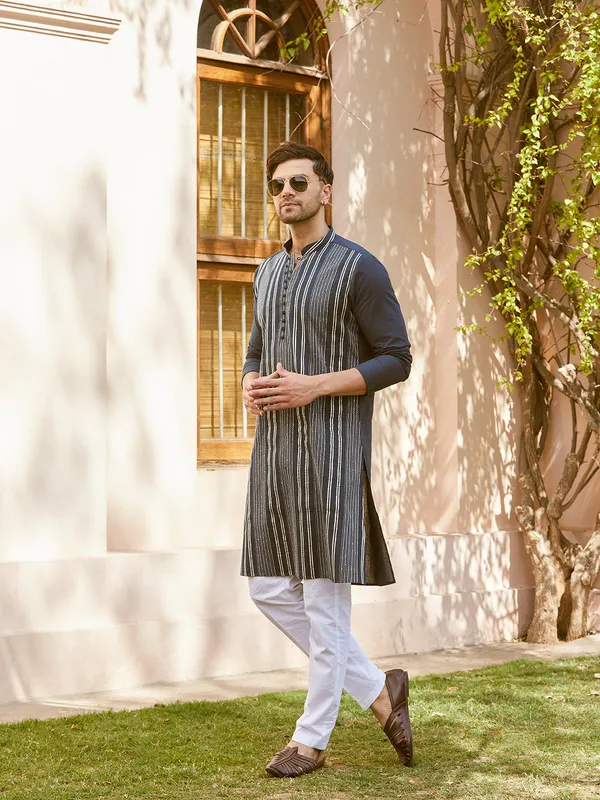 Gota_Strips_and_Sequins_Embroidered_Pure_Cotton_Straight_Kurta_with_Pyjama