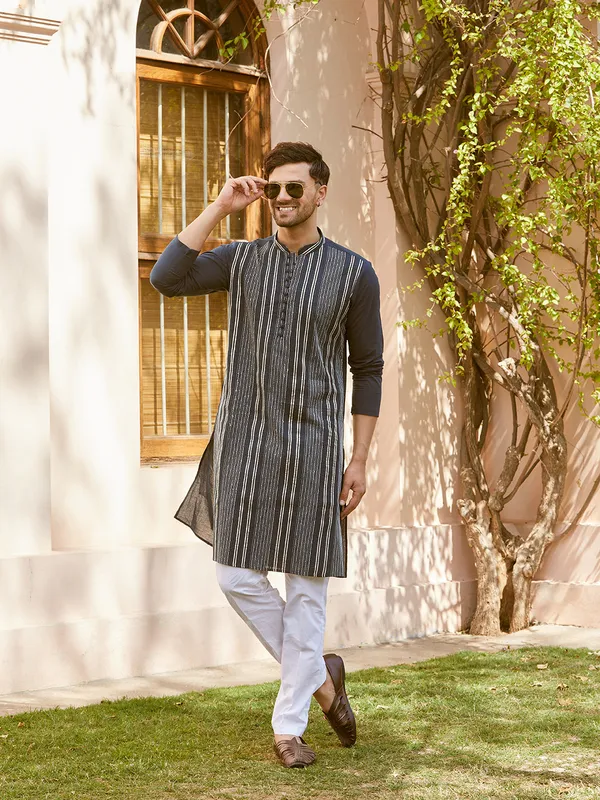 Gota_Strips_and_Sequins_Embroidered_Pure_Cotton_Straight_Kurta