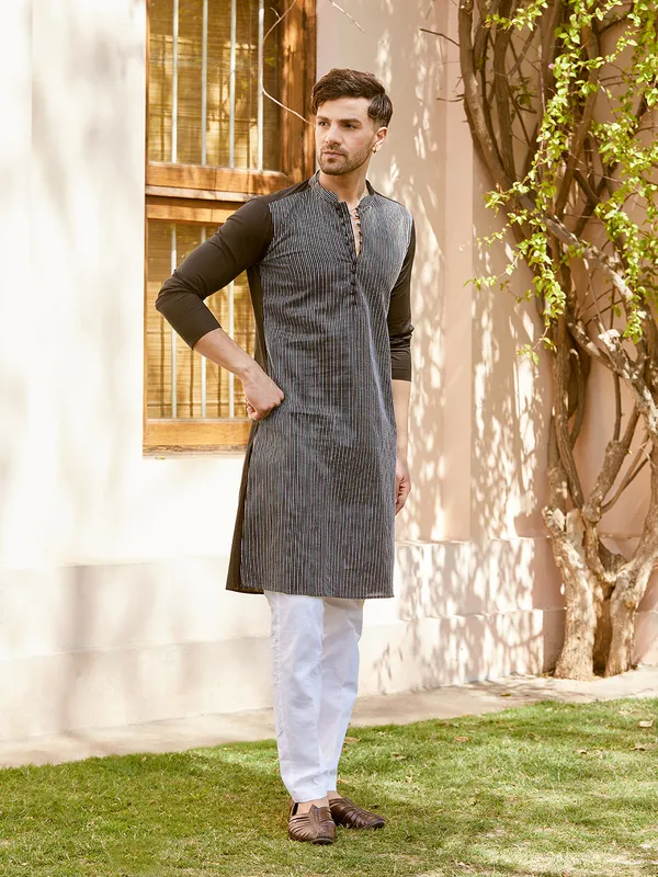 Thread_Worked_Pure_Cotton_Straight_Kurta