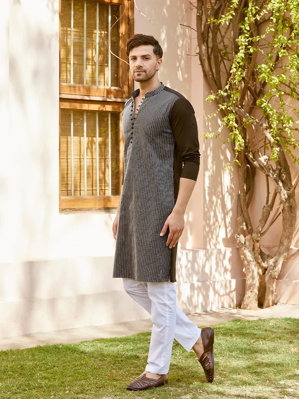 Thread_Worked_Pure_Cotton_Straight_Kurta