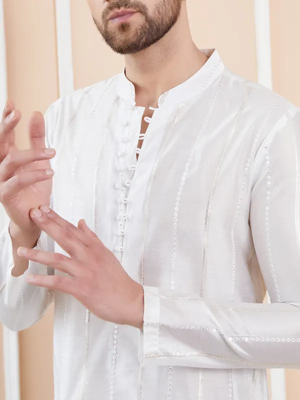 Off_White_Sequins_Embroidered_Chanderi_Silk_Straight_Kurta