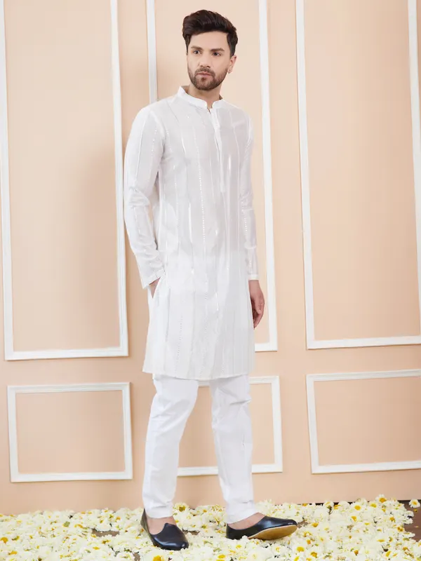 Off_White_Sequins_Embroidered_Chanderi_Silk_Straight_Kurta_With_Pyjama