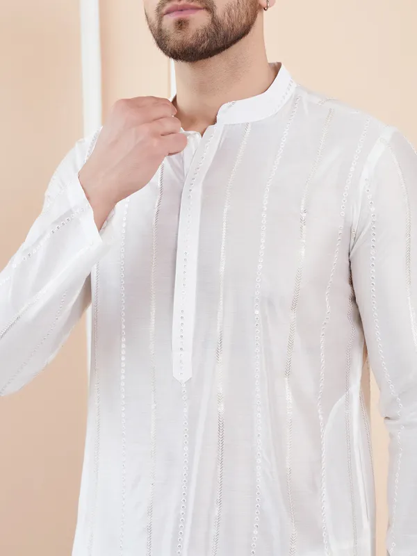 Off_White_Sequins_Embroidered_Chanderi_Silk_Straight_Kurta_With_Pyjama