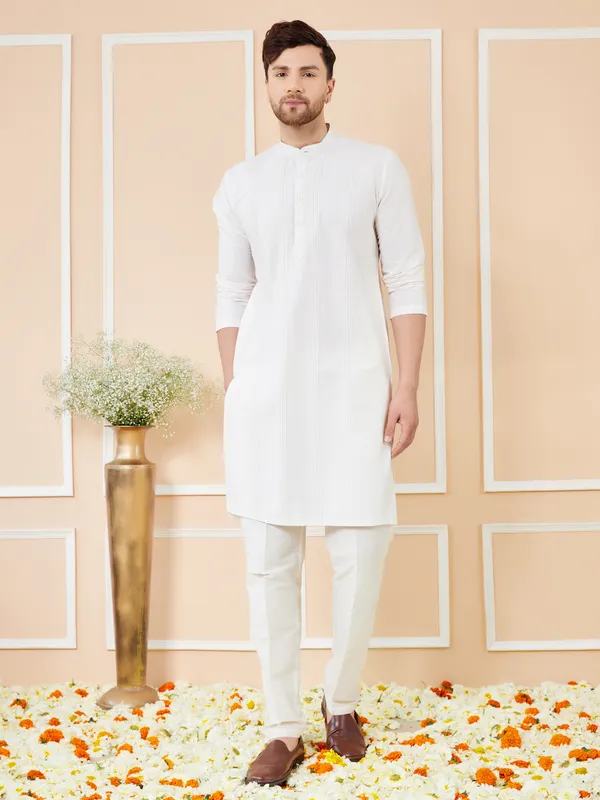 White_Cotton_Pintuck_Straight_Kurta_With_Pyjama