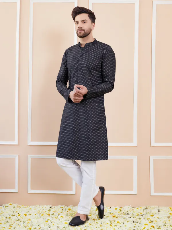 Black_Printed_Cotton_Straight_Kurta_With_Pyjama