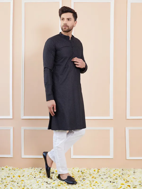 Black_Printed_Cotton_Straight_Kurta_With_Pyjama