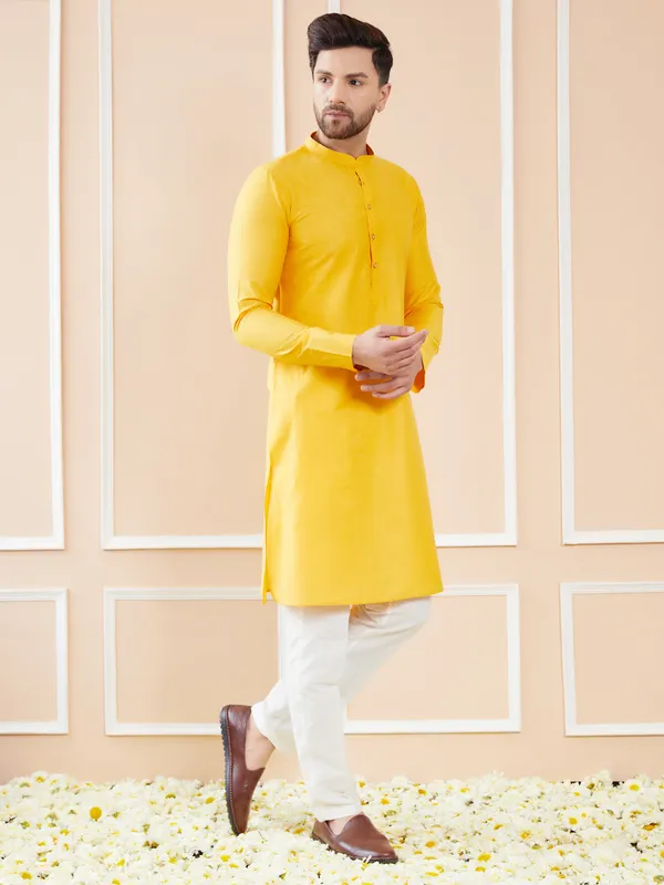 Yellow_Cotton_Solid_Straight_Kurta_with_Pyjama