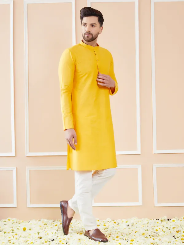 Yellow_Cotton_Solid_Straight_Kurta_with_Pyjama