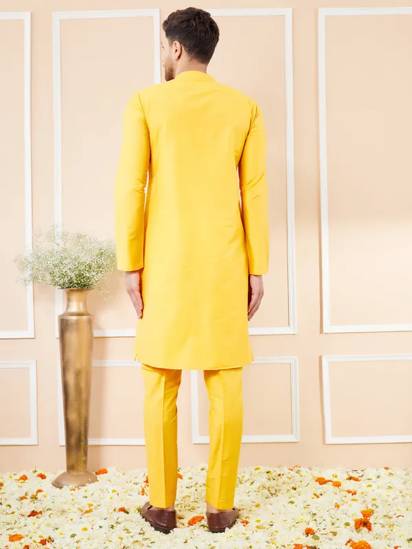 Yellow_Cotton_Solid_Straight_Kurta_with_Matching_Pyjama