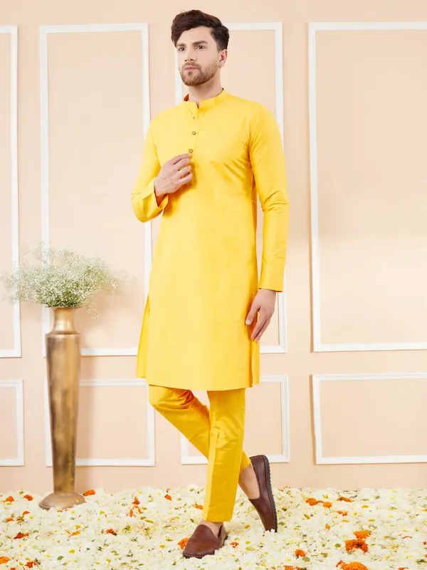 Yellow_Cotton_Solid_Straight_Kurta_with_Matching_Pyjama