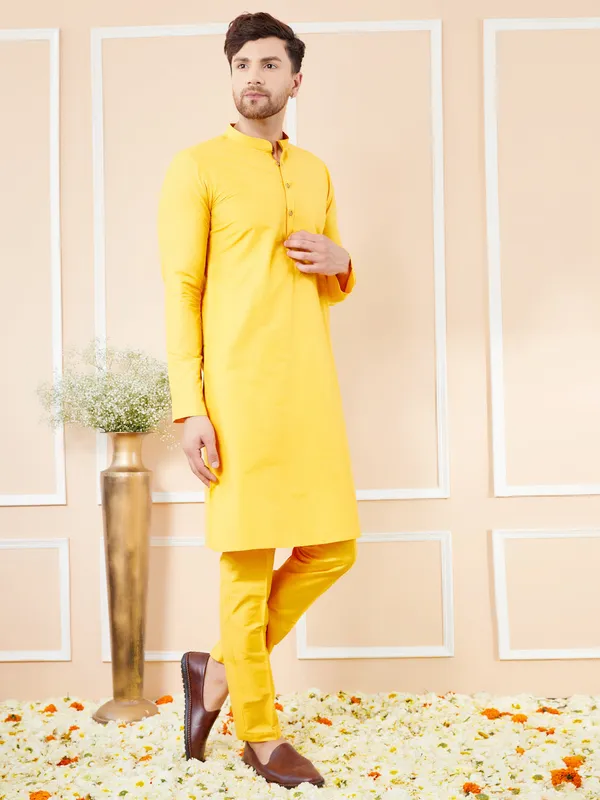 Yellow_Cotton_Solid_Straight_Kurta_with_Matching_Pyjama