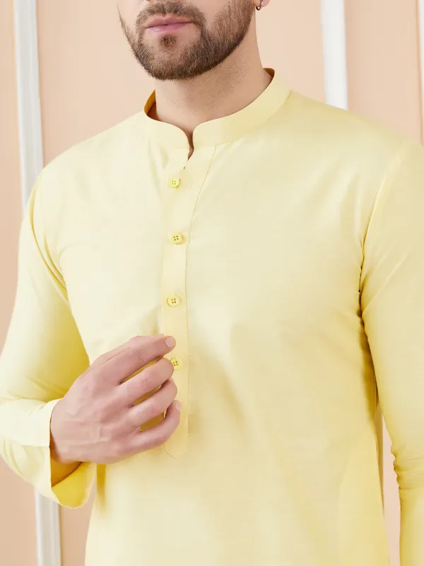 Yellow_Cotton_Solid_Straight_Kurta_With_Pyjama
