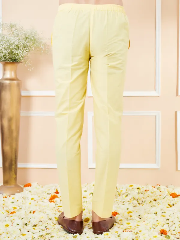 Yellow_Cotton_Solid_Straight_Kurta_With_Matching_Pyjama