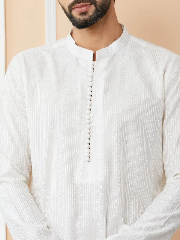 Off_White_Embroidered_Thread_Work_Sequinned_Chanderi_Silk_Straight_Kurta_with_Pyjama