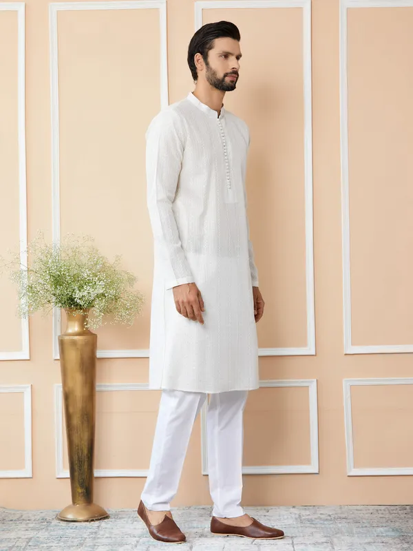 Off_White_Embroidered_Thread_Work_Sequinned_Chanderi_Silk_Straight_Kurta_with_Pyjama
