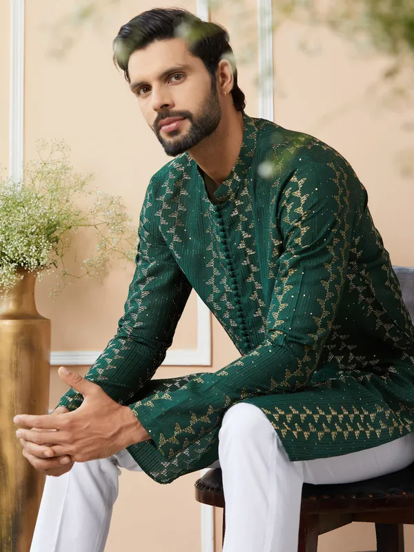 Green_Embroidered_Thread_Work_Sequinned_Chanderi_Silk_Straight_Kurta