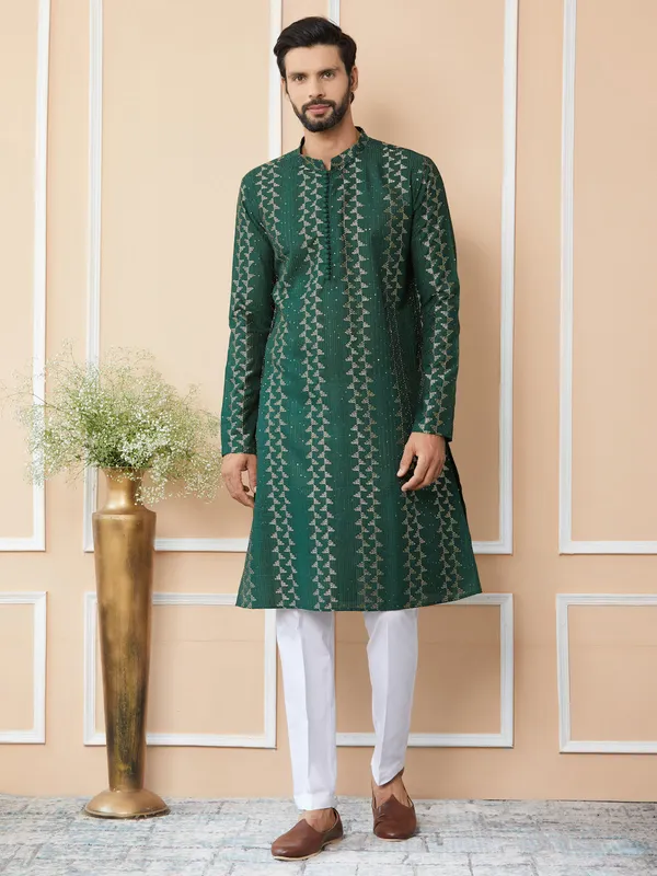 Green_Embroidered_Thread_Work_Sequinned_Chanderi_Silk_Straight_Kurta