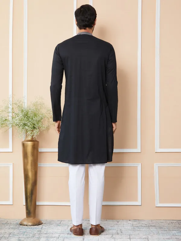 Black_Thread_&_Sequin_Worked_Pure_Cotton_Straight_Kurta