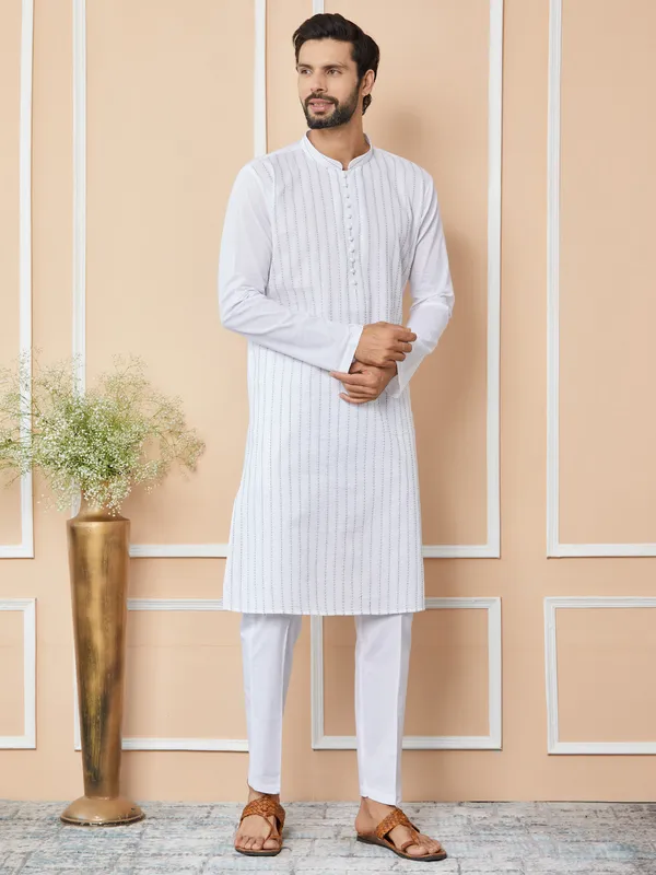 White_Thread_Worked_Pure_Cotton_Straight_Kurta_With_Pyjama