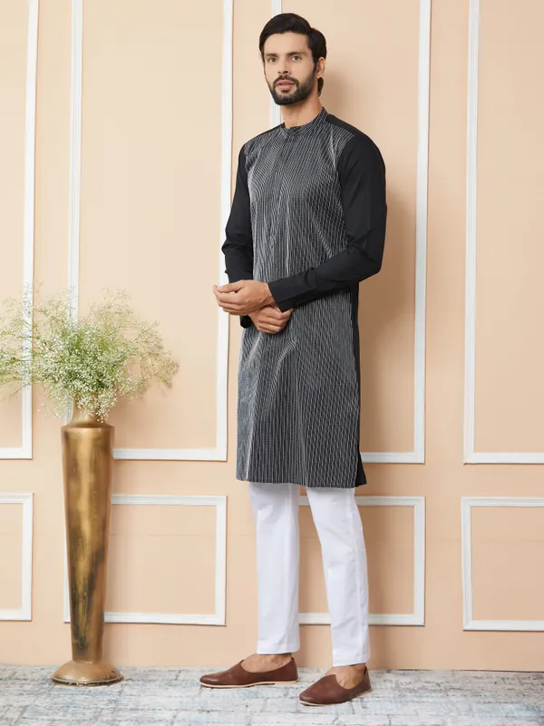 Black_Thread_Worked_Pure_Cotton_Straight_Kurta