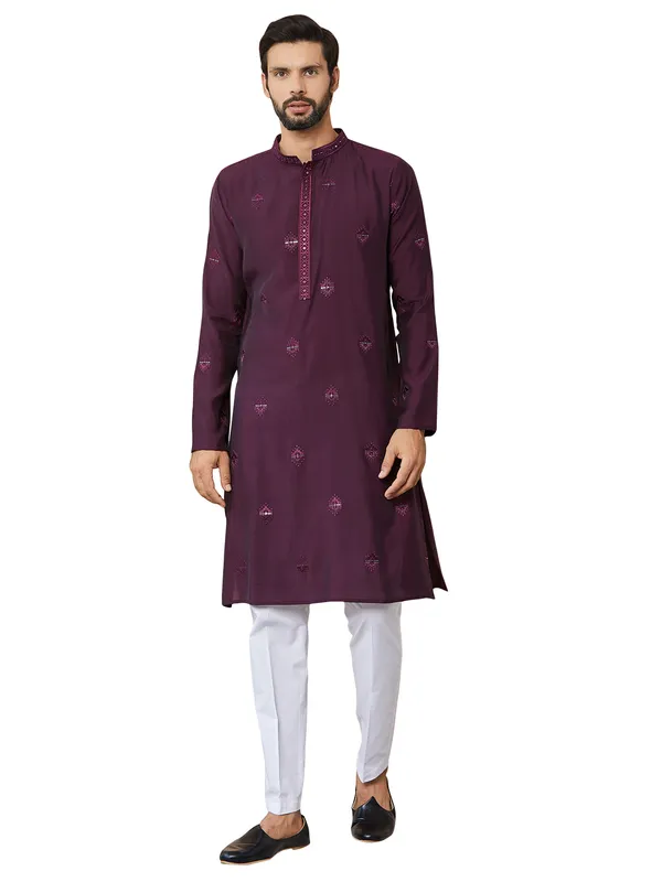 Purple_Embroidered_Pure_Chanderi_Silk_Straight_Kurta