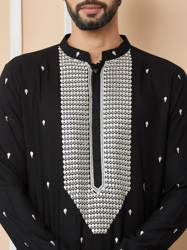 Black_Sequins_Embroidered_Rayon_Straight_Kurta_With_Yoke_Design_And_Pyjama