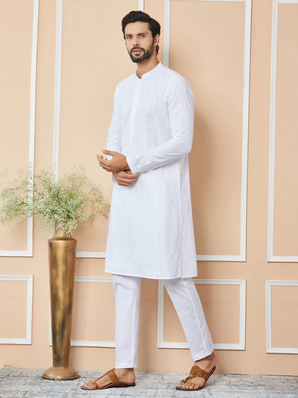 White_Embroidered_Chikankari_Pure_Cotton_Straight_Kurta_With_Pyjama