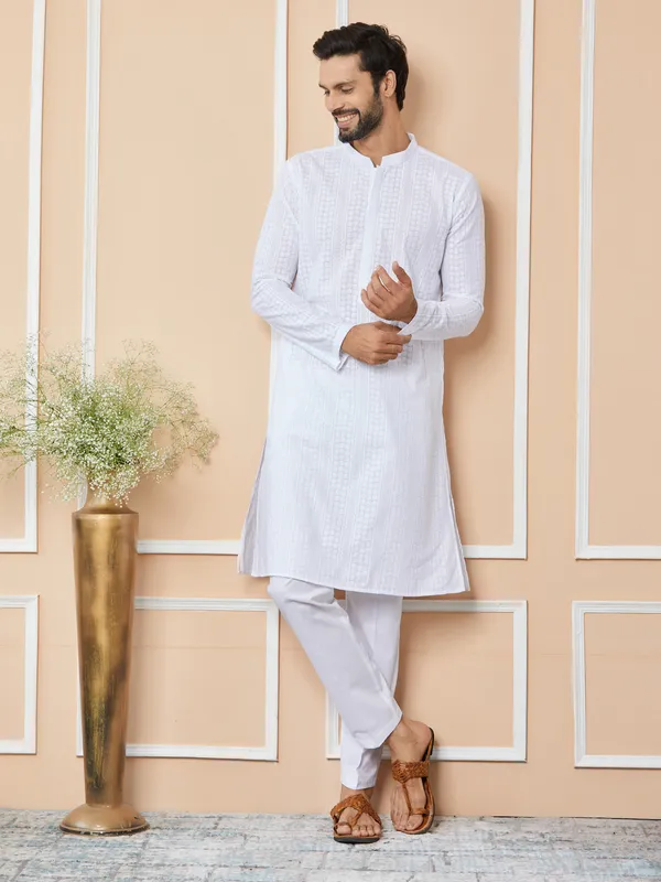 White_Embroidered_Chikankari_Pure_Cotton_Straight_Kurta_With_Pyjama