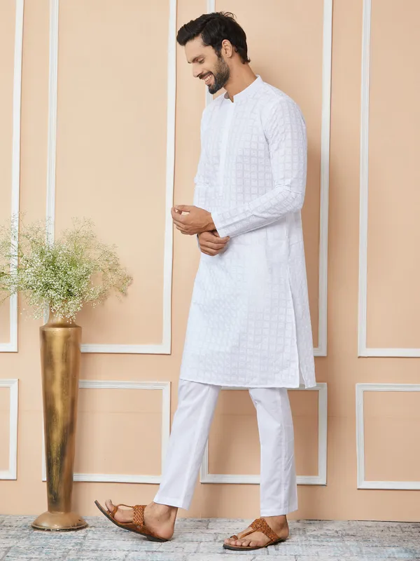 White_Embroidered_Chikankari_Pure_Cotton_Straight_Kurta_with_Pyjama