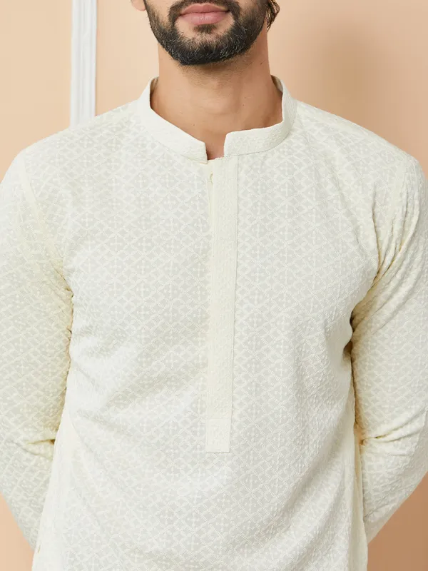 Cream_Embroidered_Chikankari_Rayon_Straight_Kurta