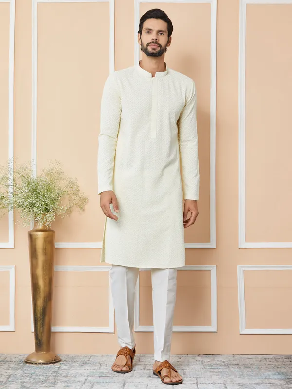 Cream_Embroidered_Chikankari_Rayon_Straight_Kurta