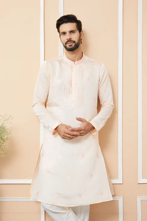 Peach_Embroidered_Chanderi_Silk_Straight_Kurta