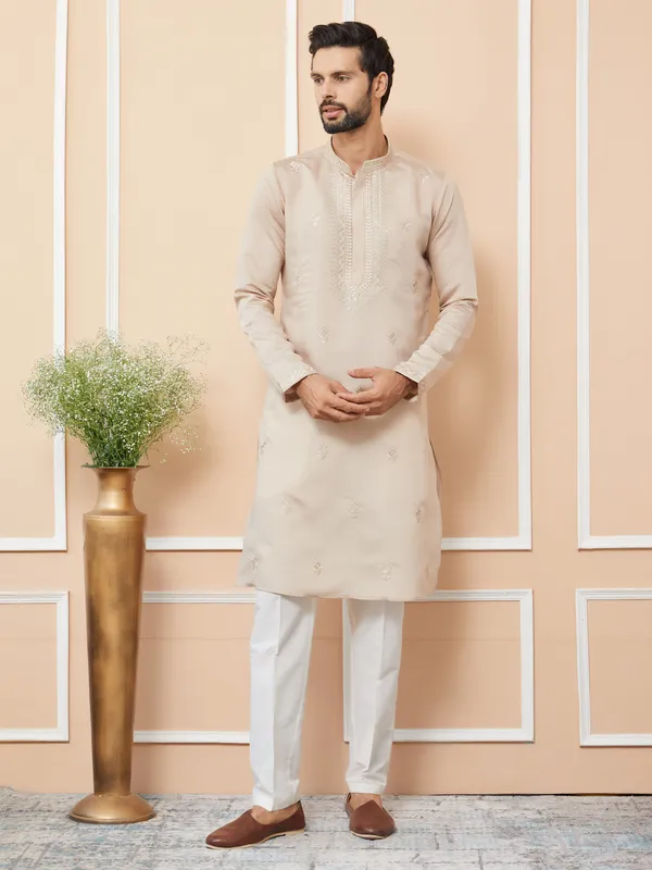 Beige_Embroidered_Chanderi_Silk_Straight_Kurta_With_Pyjama